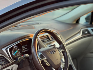 Ford Fusion foto 9