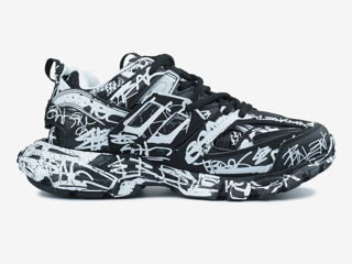 Balenciaga Track Graffiti Black/White Unisex foto 4
