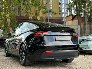 Tesla Model Y foto 5