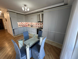 Apartament cu 3 camere, 130 m², Centru, Chișinău foto 2