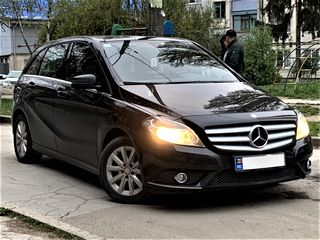 Mercedes B-Class foto 1