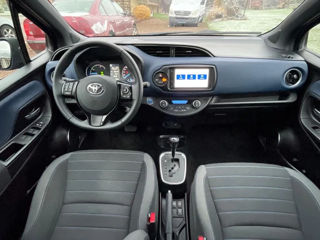 Toyota Yaris foto 16