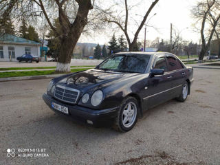 Mercedes E-Class foto 9