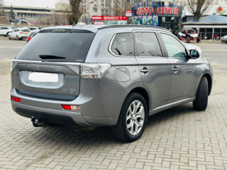 Mitsubishi Outlander foto 3