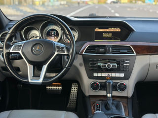 Mercedes C-Class foto 6