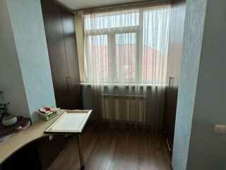 Apartament cu 3 camere, 70 m², Buiucani, Chișinău foto 7