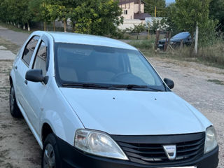 Dacia Logan foto 3