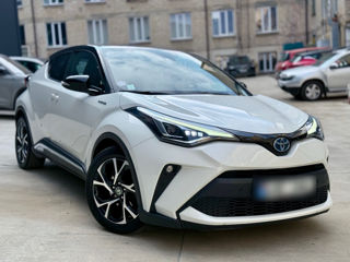 Toyota C-HR foto 2