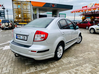 Suzuki SX4 foto 3