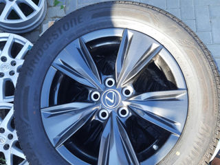 Lexus 215/60R17 foto 5