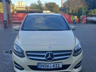 Mercedes B-Class foto 2