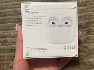 AirPods 3 Noi Sigilate Originale Au posibilitatea de încărcare cu MagSafe foto 3