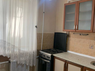 450€.Vizavi de McDonalds. Apartament 2camere foto 6