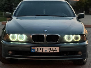 BMW 5 Series foto 2