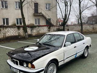 BMW 5 Series foto 2