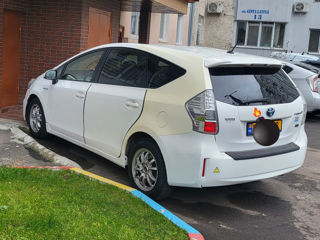 Toyota Prius + foto 2