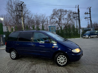 Volkswagen Sharan foto 3