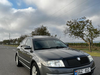 Skoda Superb foto 2