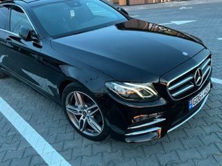 Mercedes E-Class foto 1