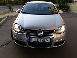 Volkswagen Jetta foto 4