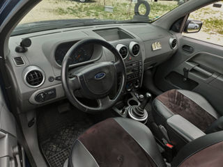 Ford Fusion foto 8