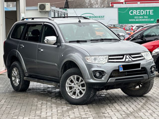 Mitsubishi Pajero foto 4