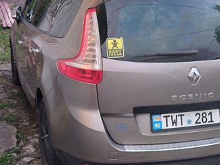 Renault Grand Scenic foto 2