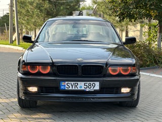 BMW 7 Series foto 3