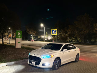 Ford Fusion foto 2