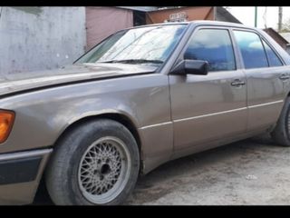 Mercedes E Class foto 2