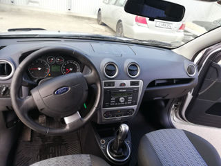 Ford Fusion foto 1