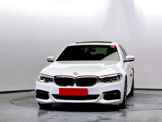 BMW 5 Series foto 3