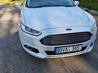 Ford Mondeo foto 2