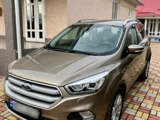 Ford Kuga foto 2