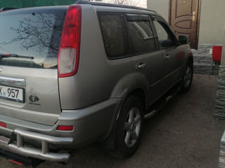 Nissan X-Trail foto 3