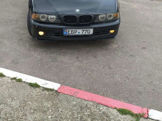 BMW 5 Series foto 3