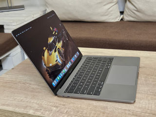 Apple MacBook Pro 13 2017 (i7/16Gb/256Gb) foto 3