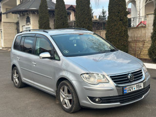 Volkswagen Touran foto 3