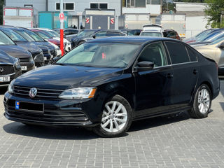 Volkswagen Jetta foto 1