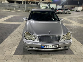 Mercedes C-Class foto 4