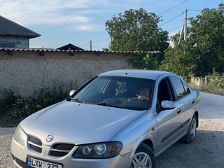 Nissan Almera foto 1