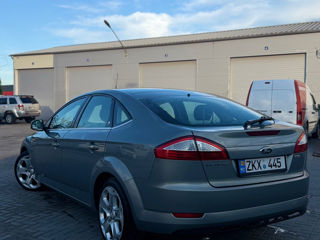 Ford Mondeo foto 9