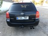 Toyota Avensis foto 4