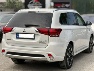 Mitsubishi Outlander foto 3