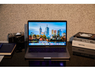 MacBook Pro 13, 2016/ i5 6gen/ 8gb Ram/ 128gb SSD/ 692 cicluri foto 1