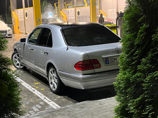 Mercedes E-Class foto 10