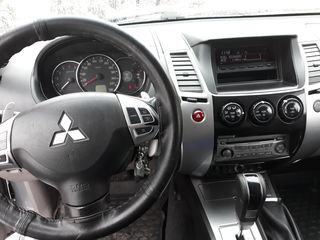 Mitsubishi Montero Sport foto 4