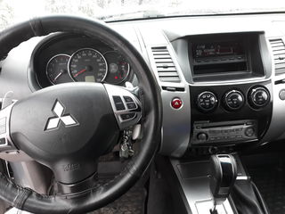 Mitsubishi Pajero foto 5