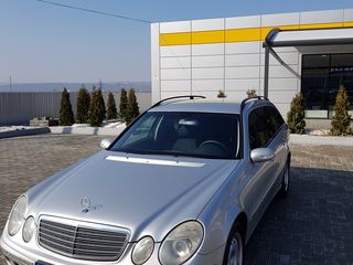 Mercedes E Class foto 1