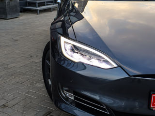 Tesla Model S foto 8